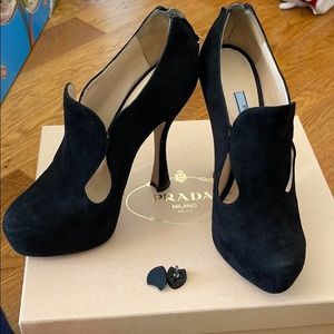 Prada Calzature Donna Teardrop Cutout Booties 37.5